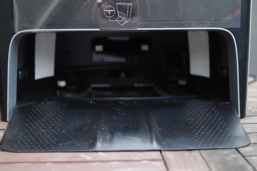 The cleaning tray of the Ecovacs Deebot X1 OMNI can be seen